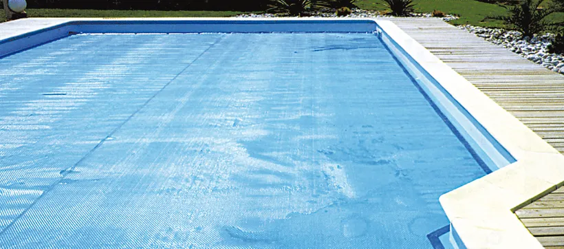 COUVERTURE SOLAIRE 10x5 400µ BLEU NON BORDEE 1 COUVERTURE SOLAIRE 10x5 400µ BLEU NON BORDEE